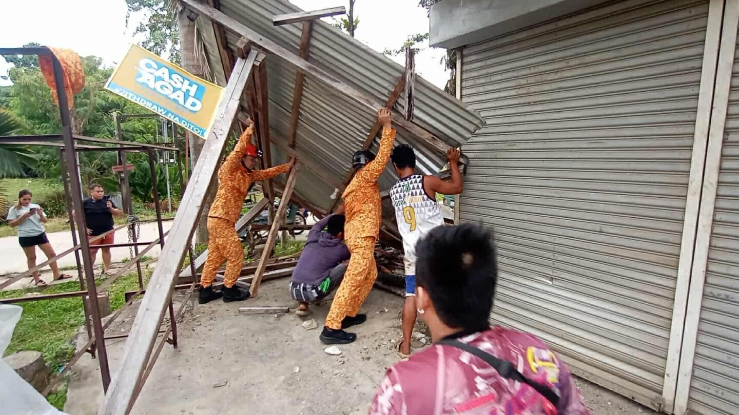 Powerful earthquake off southern Philippines kills 5 people, causes damages and tsunami evacuations