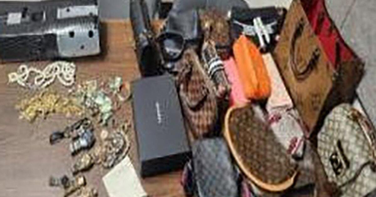 House cleaners or home burglars? Two women accused of cleaning out homes in L.A.