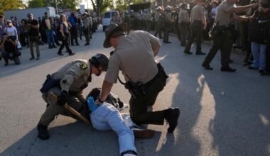 Protesters at ICE facility object to barricades, agents detain multiple people