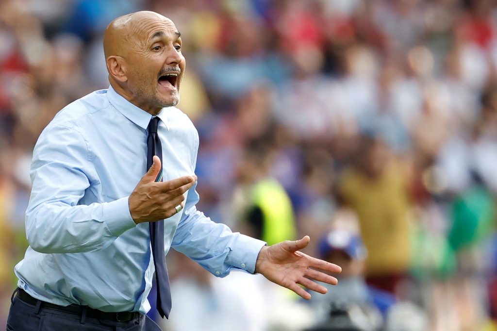 Luciano Spalletti returns to soccer with Juventus after Italy flop