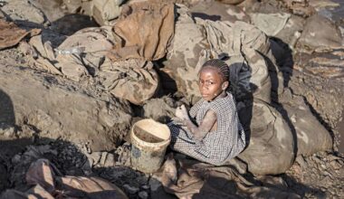 Le calvaire de jeunes Congolais dans les mines de Kolwezi - La Croix (07/10)