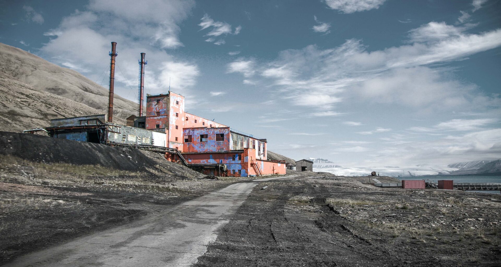 The northern frosts: The EU should contain and unpower Russia in the Arctic