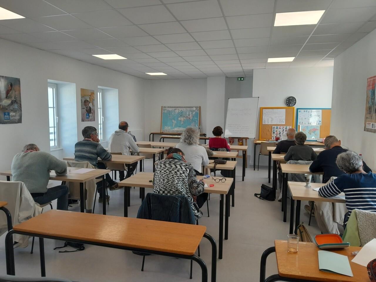 Dorénavant, il faudra un niveau Bac pour être naturalisé en France : reportage en Vendée