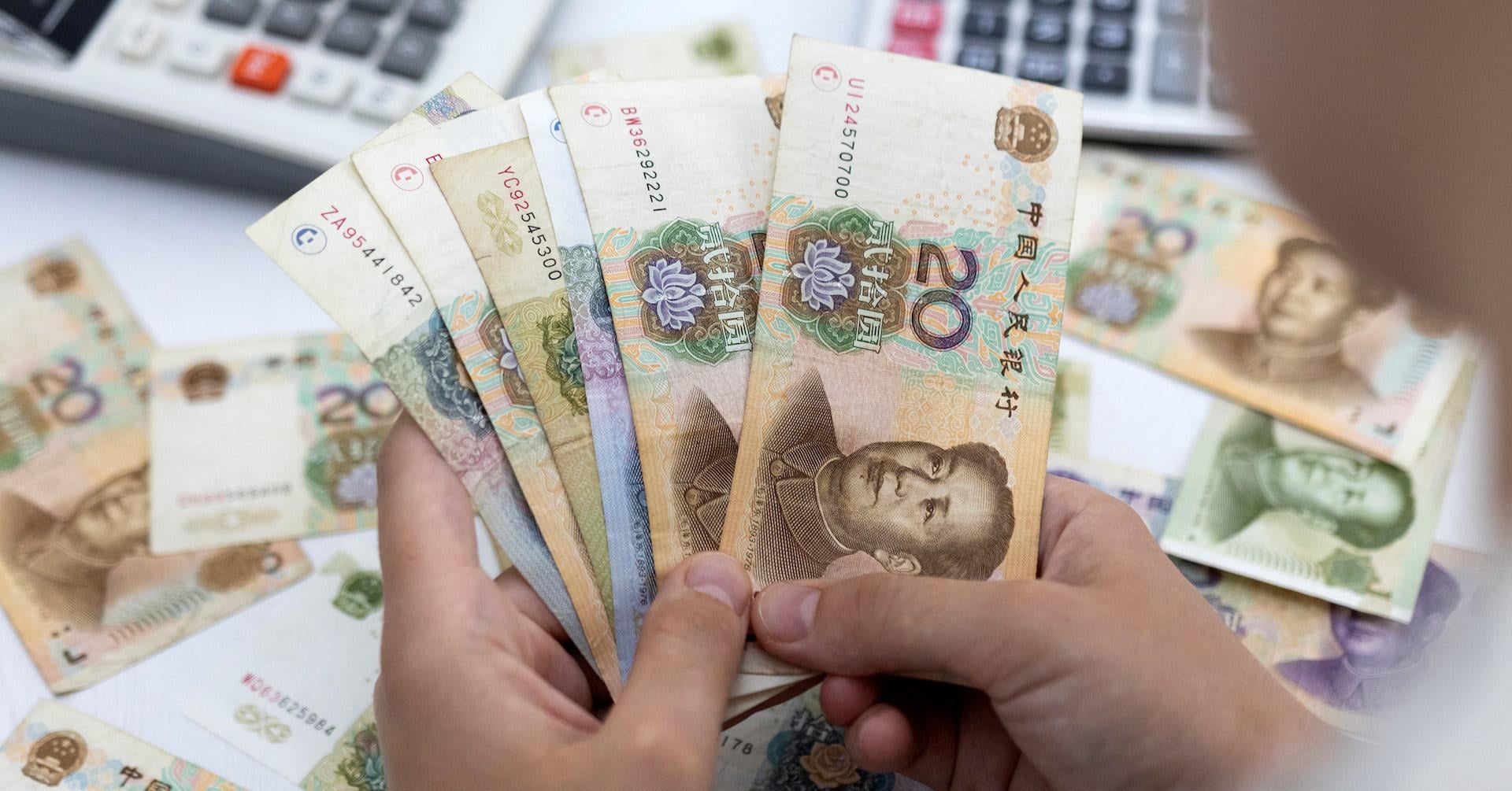 India has resumed paying for Russian oil in Chinese yuan, — Reuters.
This move highlights Moscow’s growing dependence on Beijing, which now dictates trade terms. For India, it brings new financial risks and strengthens China’s influence on its foreign policy.