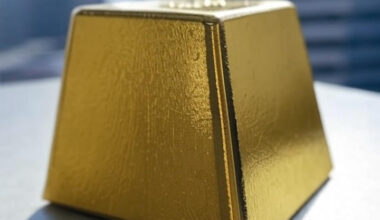 Gold Prices Surge Past $4,300, Forecasts Eye $5,000 by 2026