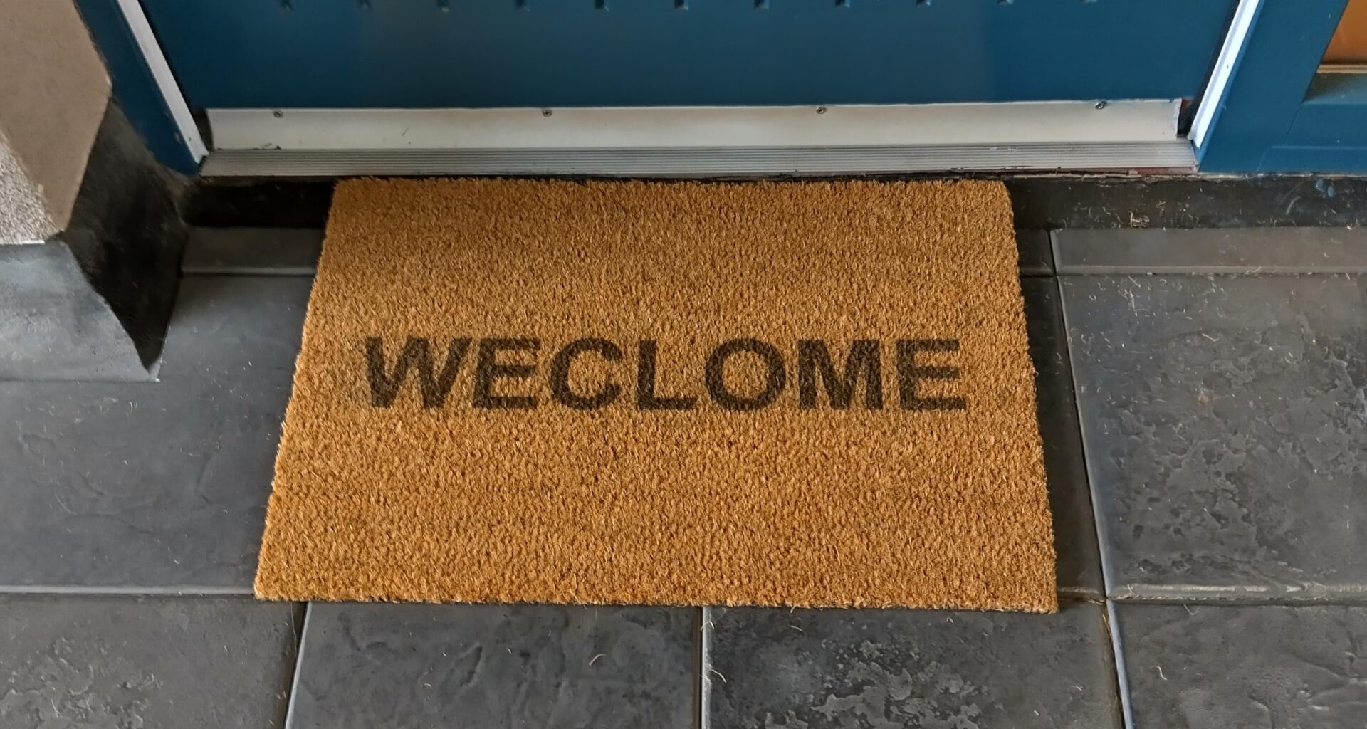 I was all chuffed to reveal to the Postie the item he was delivering to me this morning. He stood patiently while I excitedly removed the postage bag then placed the mat at my door......He has never watched Still Game so didn't get the reference at all. My big pumped up reveal was wasted! Sighhhhh!