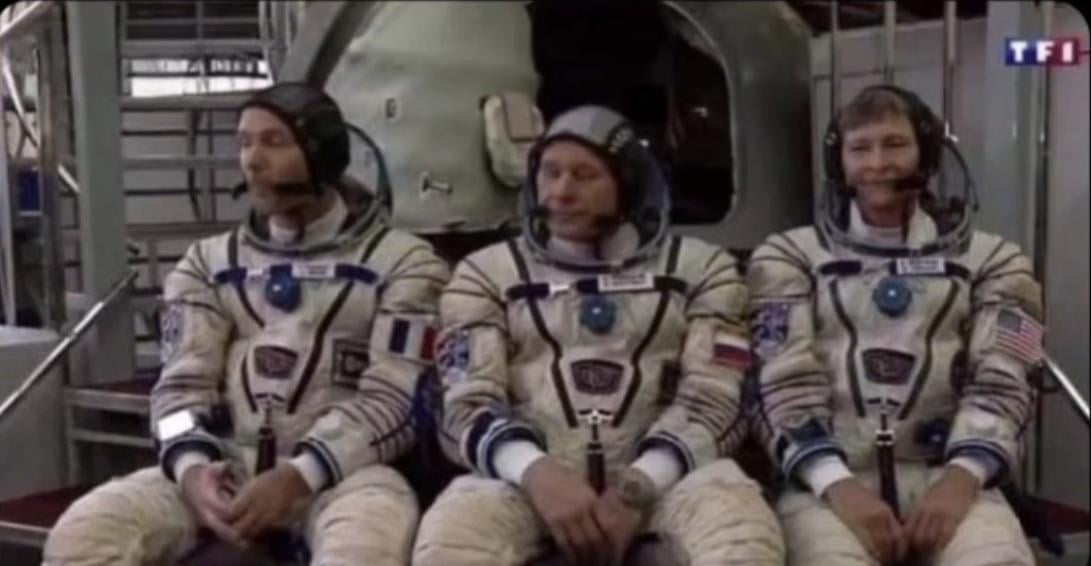 3 astronautes placés en garde à vue pour avoir montré l'orbite