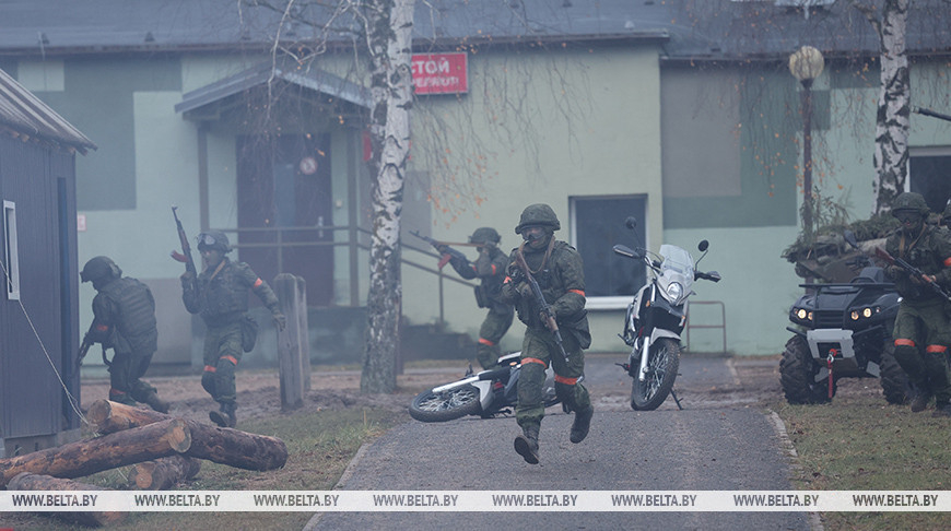 Belarusian army officers in seminar on fighting drones, operations in forests