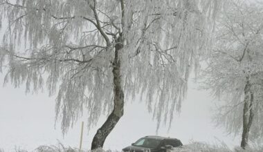 Předpověď počasí: Výstraha před ledovkou platí pro celé Česko