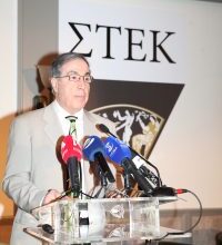 cover Old tourism model “no longer viable”, Vavlitis says