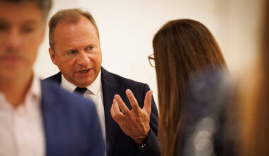 Finance Minister Gilles Roth speaks with Ainhoa Jáuregui, CEO of Cecabank, during a reception to mark the official opening of the bank’s branch in Luxembourg, 20 November 2025