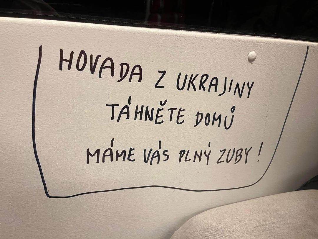 I takhle se dá vyjádřit podpora 👍 stačí naslineny kapesník.