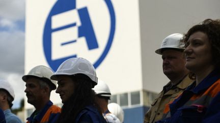Des salariés de l'entreprise publique du nucléaire ukrainien, Energoatom,, le 7 août 2023, à Kiev. (MAXYM MARUSENKO / NURPHOTO / AFP)