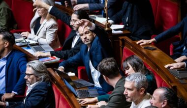 La France insoumise veut déposer une nouvelle motion de censure "sans doute au début du mois de décembre"