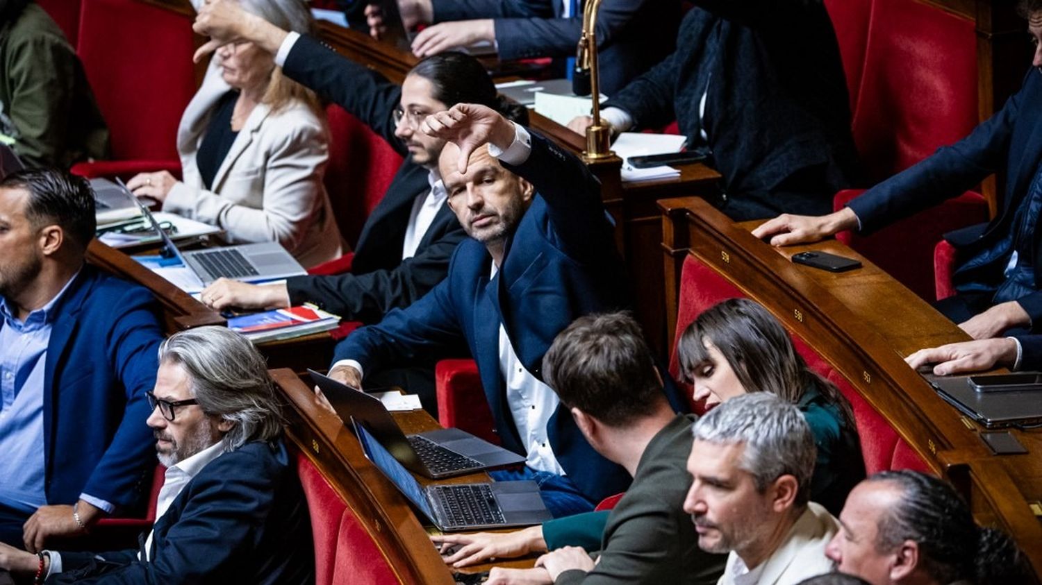 La France insoumise veut déposer une nouvelle motion de censure "sans doute au début du mois de décembre"