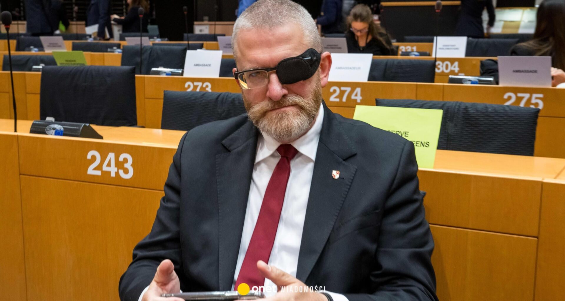 Parlament Europejski uchylił immunitet Grzegorzowi Braunowi. Europosłowie PiS byli przeciw