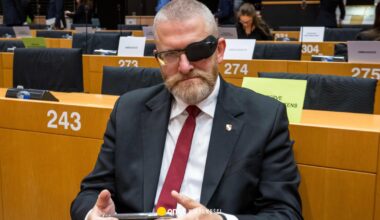 Parlament Europejski uchylił immunitet Grzegorzowi Braunowi. Europosłowie PiS byli przeciw