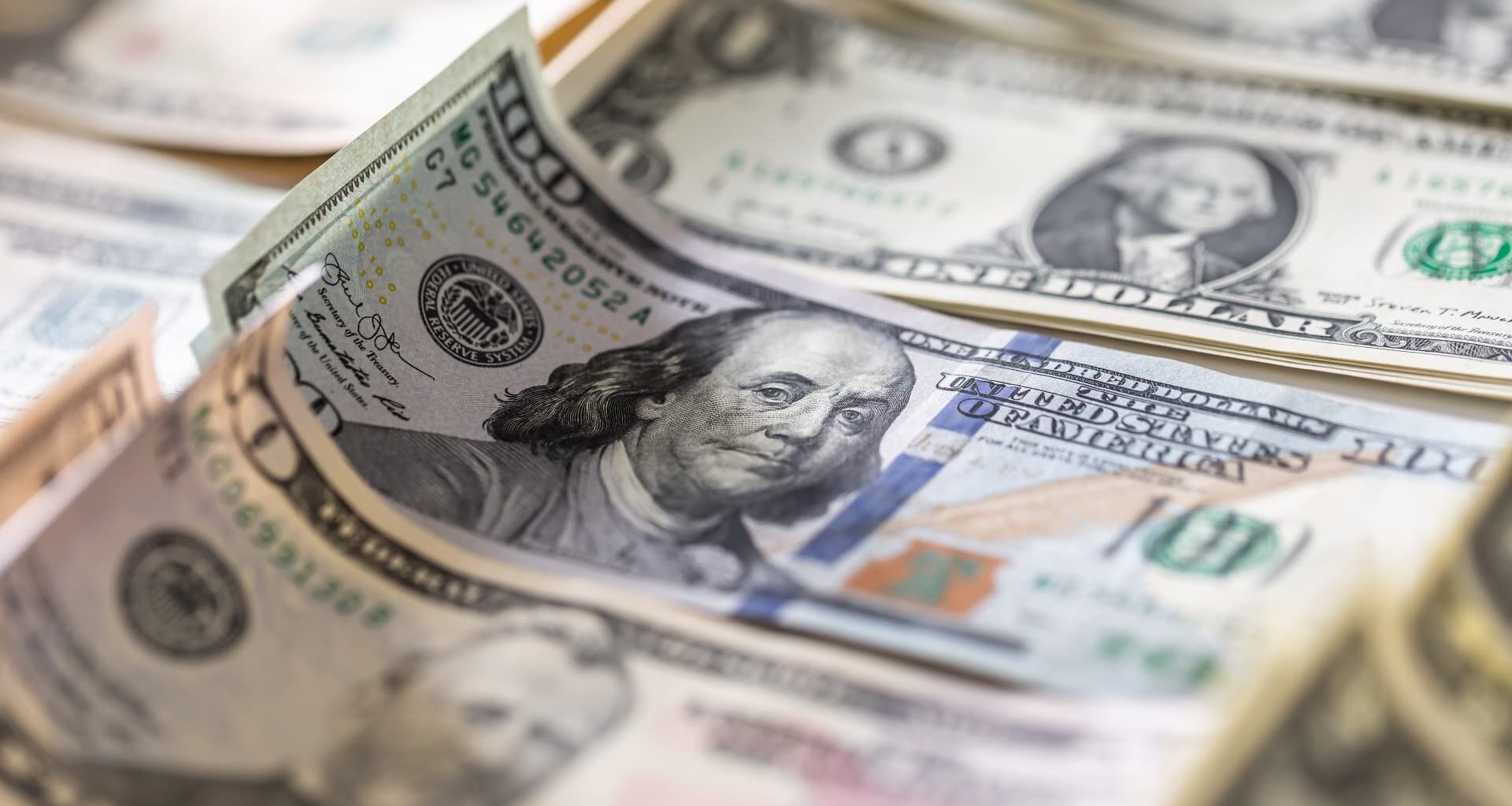 Dollar unfazed even as Fed cut comes back into view