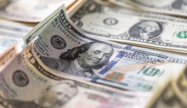 Dollar unfazed even as Fed cut comes back into view