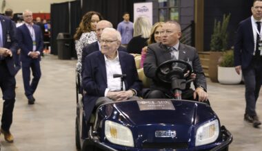 Alphabet rallies after Berkshire reveals stake. Why Buffett’s firm likely bought it