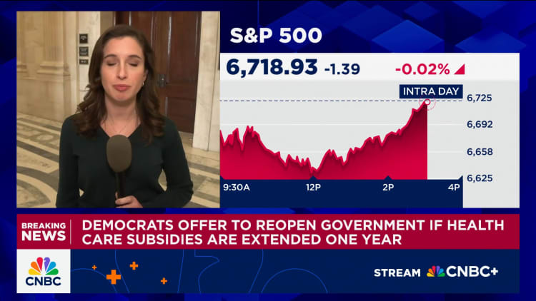 Democrats offer to reopen government if health care subsidies are extended one year