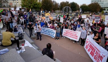 Video. Federal agents launch immigration crackdown in Charlotte, N. Carolina