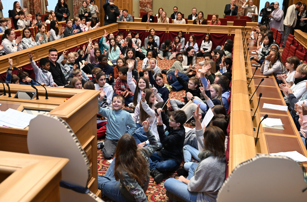 Luxemburg Kinder entdecken das Parlament: Der „Zug der Demokratie“ macht Halt in der Chamber