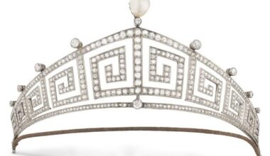 Phillips in Geneva is auctioning off 114 lots of luxury jewels on Tuesday, including some from the collection of Gladys Vanderbilt, Countess Széchenyi