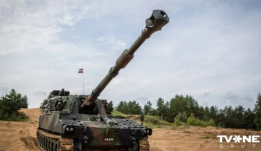 UNIKĀLI ⟩ "Motors kā zāles pļāvējam." Unikāls brauciens ar NBS pašgājējhaubici M109 A5 versijā