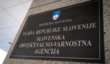 Na dnevnem redu seje vlade še spremembe zakona o Sovi