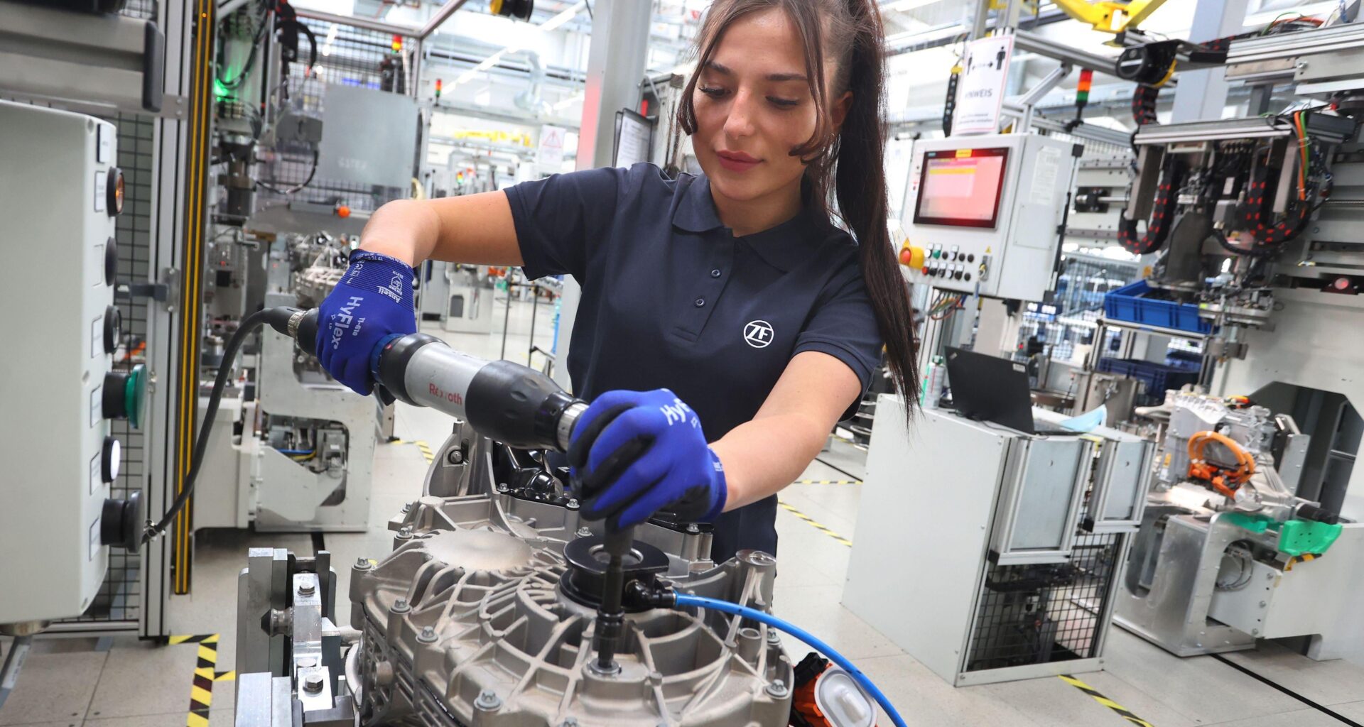 ZF und Bosch kündigen Kurzarbeit an