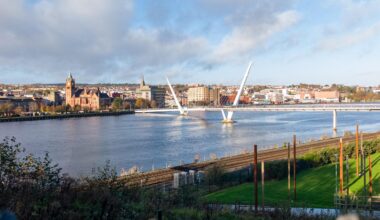 Derry/Londonderry on a sunny Sunday Morning