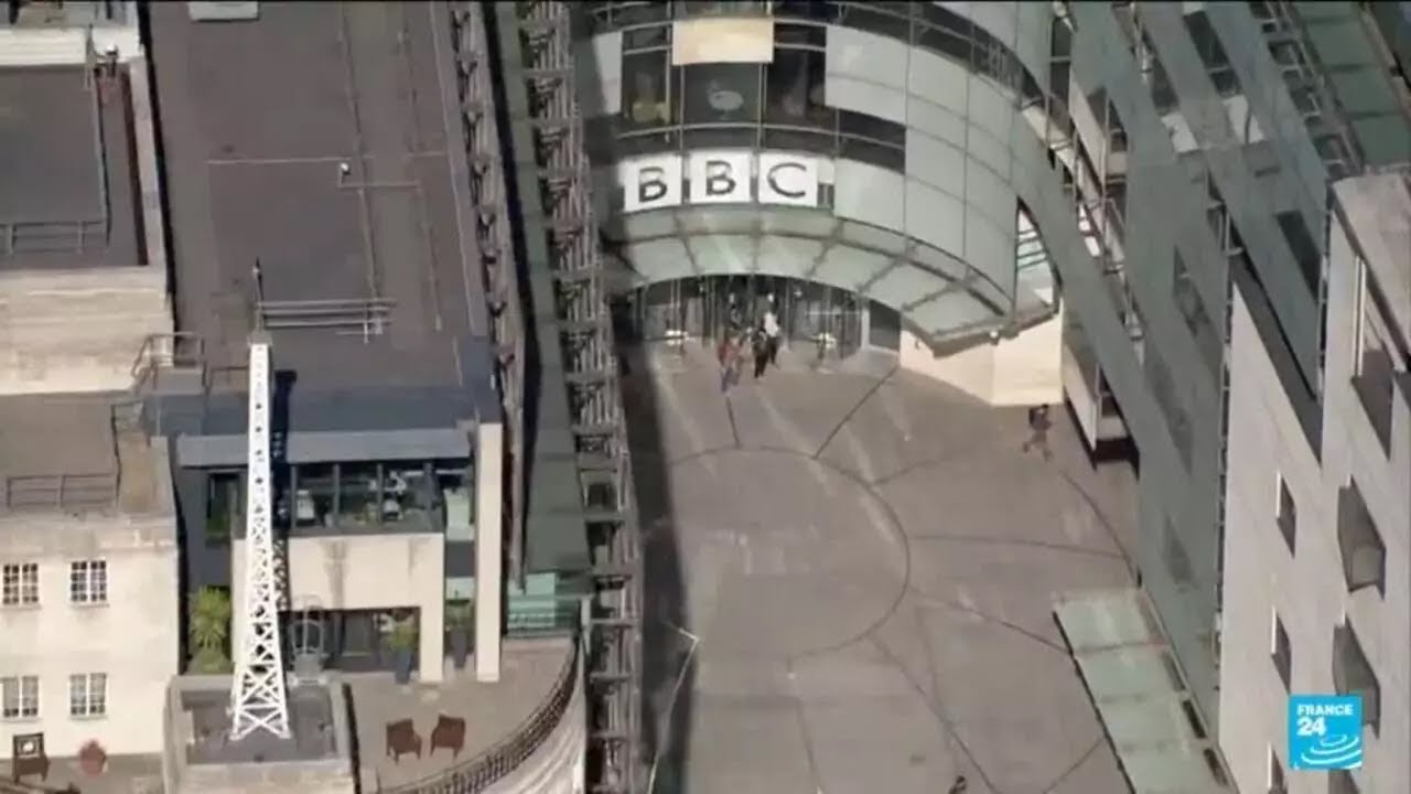 Démissions à la tête de la BBC, après un montage contesté d'un discours de Trump • FRANCE 24