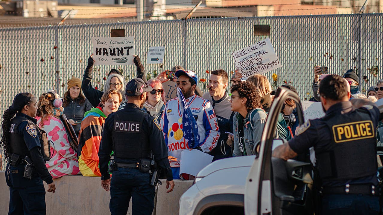 Attorney challenges Broadview’s protest curfew at ICE facility