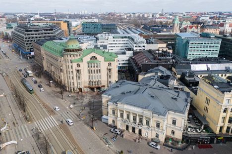 Helsingin yliopiston ylioppilaskunta (HYY) kertoi keskiviikkona, että Helsingin keskustan maamerkkeihin kuuluvat Uusi ja Vanha ylioppilastalo myydään työeläkevakuuttaja Kevalle osana suurempaa kiinteistökauppaa.