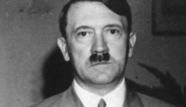 DNA-analys: Hitler hade bara en pungkula | Sverige
