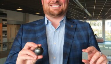 Combining nuclear waste disposal with mobile energy generation