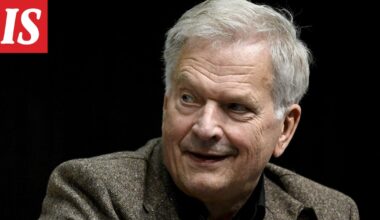 Sauli Niinistön rintakuva paljastettiin - Ilta-Sanomat