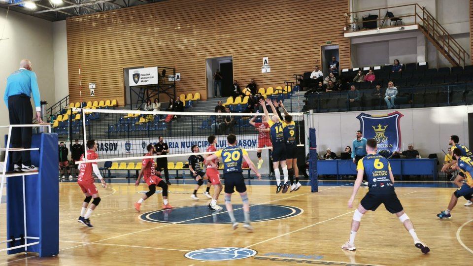Volei masculin / A treia victorie consecutivă pentru Corona Brașov