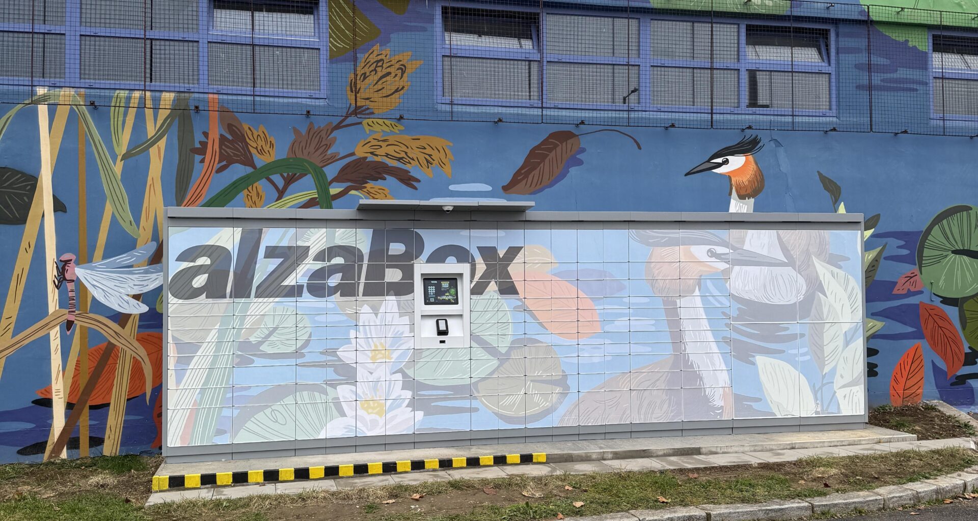 Jak se da lip zaintegrovat vydejni box do okoli