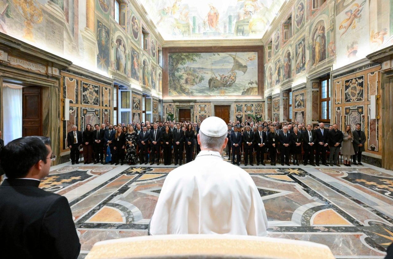 Pope: Safeguard human dignity as health systems integrate AI