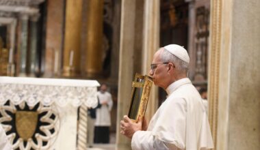 Pope: Young people need easy access to Sacred Scripture