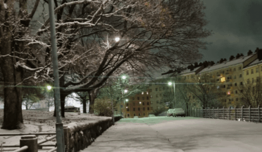 It was all gray when I went inside and an hour later it looked like this. If you're asking, we just don't know if there'll be snow when you visit Helsinki.