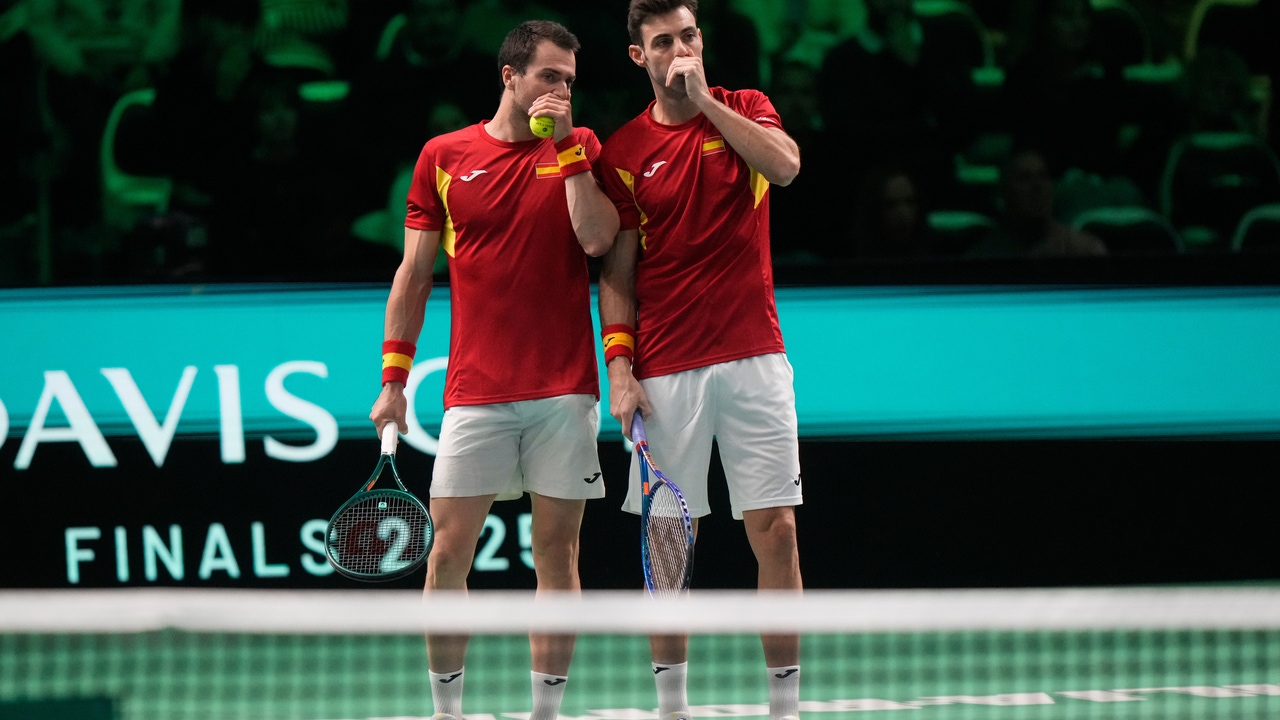 España remonta ante la República Checa para meterse en semifinales de la Copa Davis