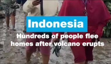 Indonesia:  Hundreds of Indonesians flee homes after volcano erupts • FRANCE 24 English