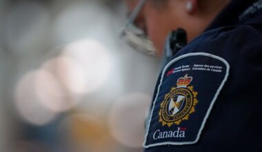 Border officers' union raises security concerns about use of automation during asylum intakes