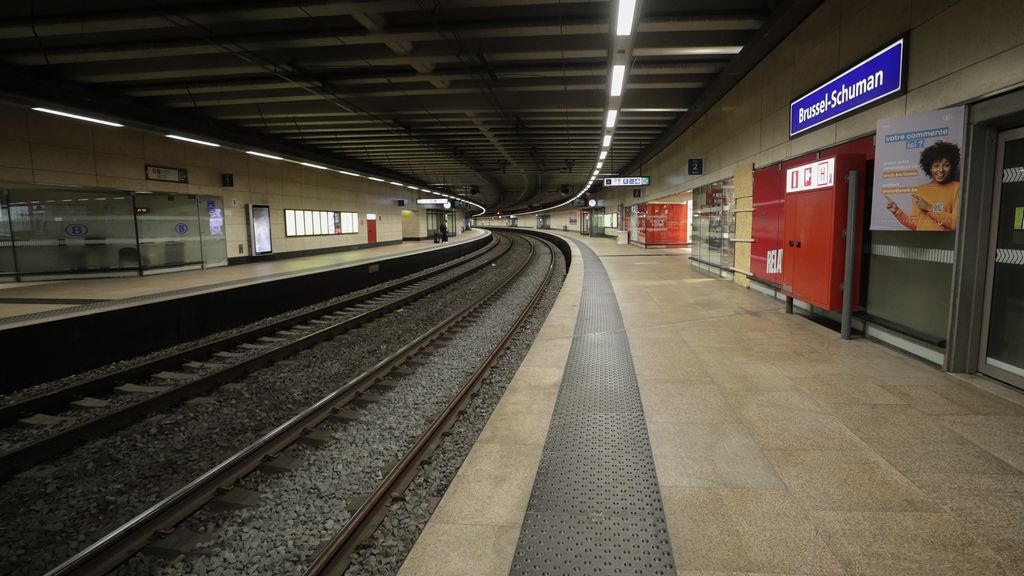 Veel minder treinen en bussen in België, driedaagse staking begonnen