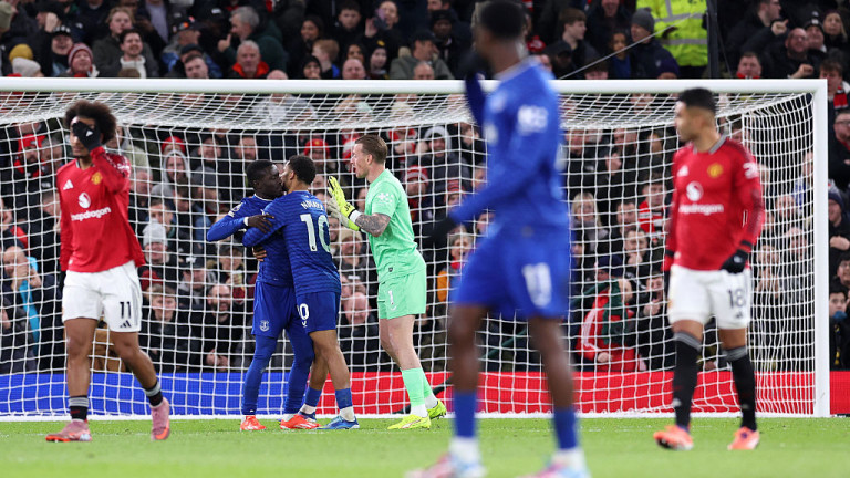 10 от Евертън удариха Юнайтед насред "Олд Трафорд", куриозен скандал беляза мача