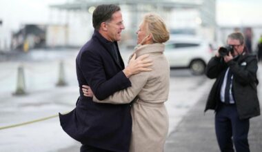 Rutte received a warm welcome in Iceland by the Minister of Foreign Affairs