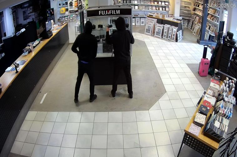 Names and ID numbers of the thieves were in the email